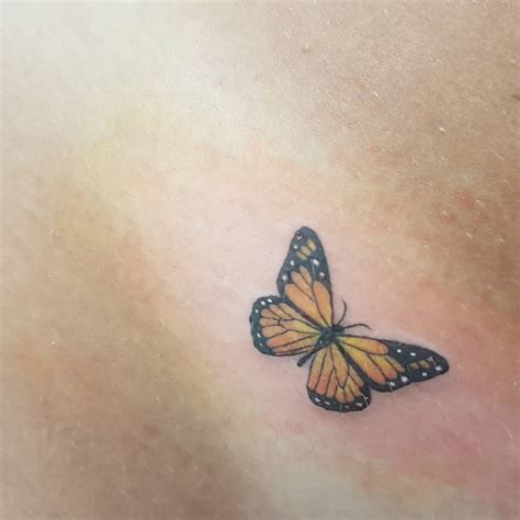 Tatuagem na virilha: 60 fotos e ideias para quem quer。